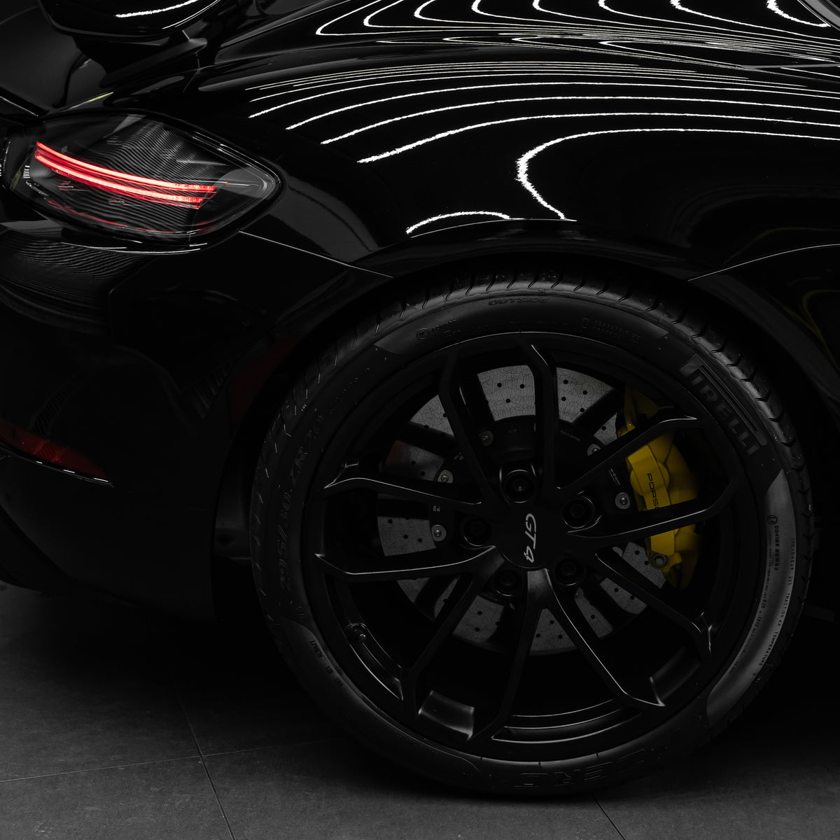 718 Cayman GT4